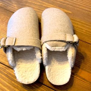 Slip on casual shoes